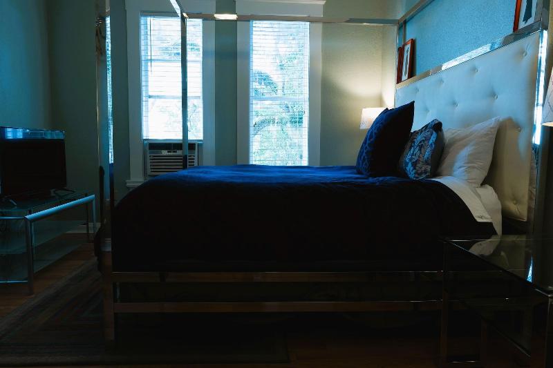 Oak Park Inn image