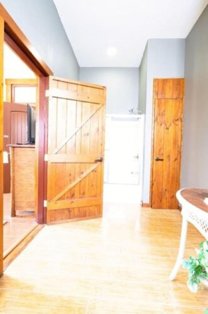 Oak Park Inn image