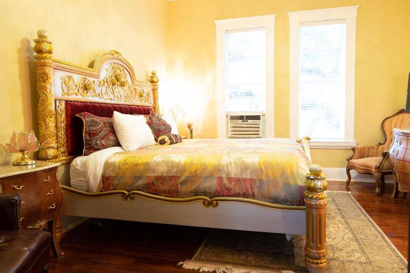 Oak Park Inn image