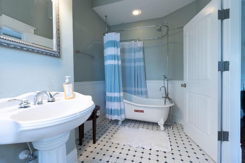 Oak Park Inn image