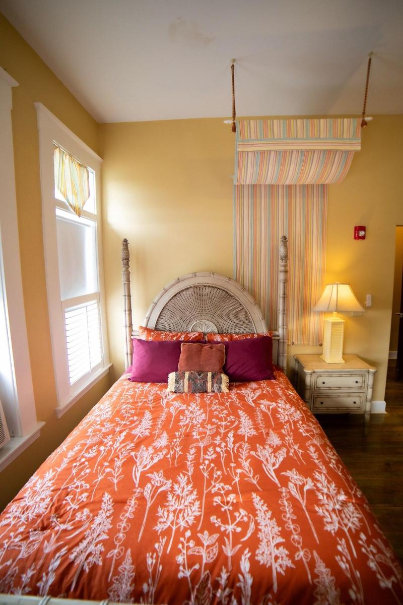 Oak Park Inn image