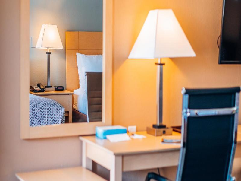 Quiet Corner Inn Brooklyn image