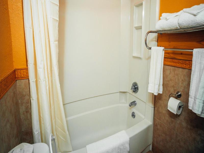Quiet Corner Inn Brooklyn image