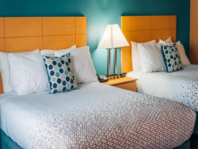 Quiet Corner Inn Brooklyn image
