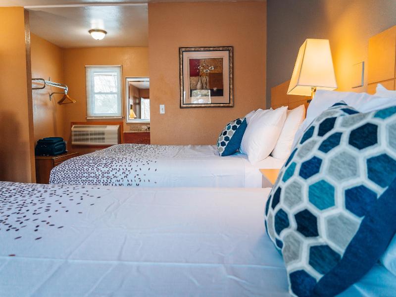 Quiet Corner Inn Brooklyn image