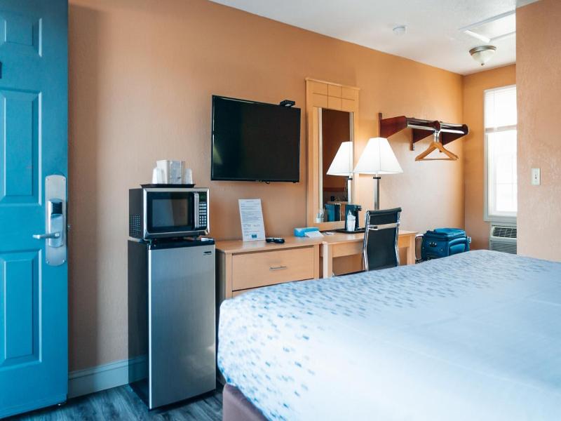 Quiet Corner Inn Brooklyn image