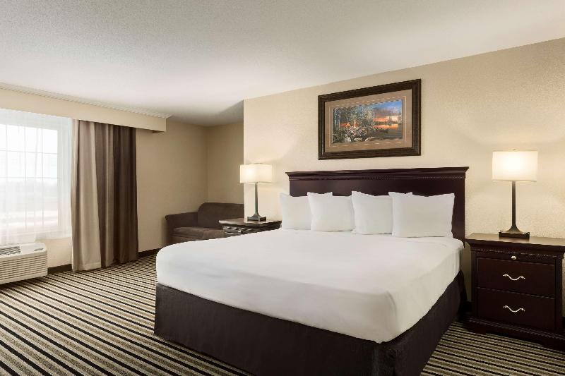 Country Inn & Suites By Radisson, Little Falls, Mn image