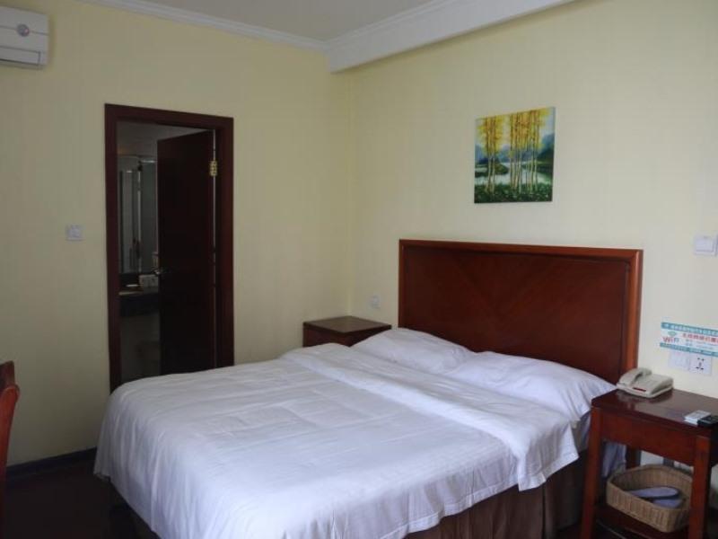 Greentree Inn Huaian Xuyi Bus Station Hotel image