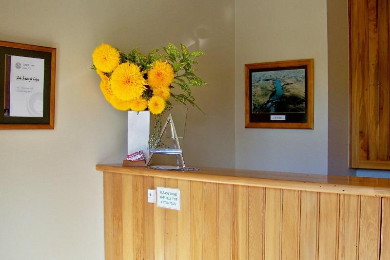 Lake Roxburgh Lodge image