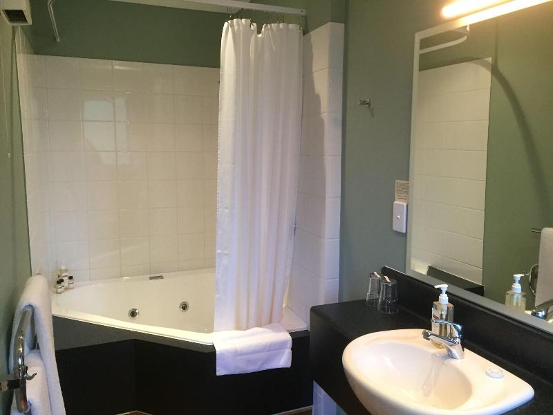 Lake Roxburgh Lodge image