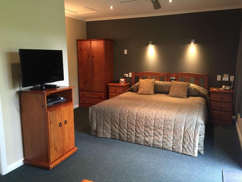 Lake Roxburgh Lodge image