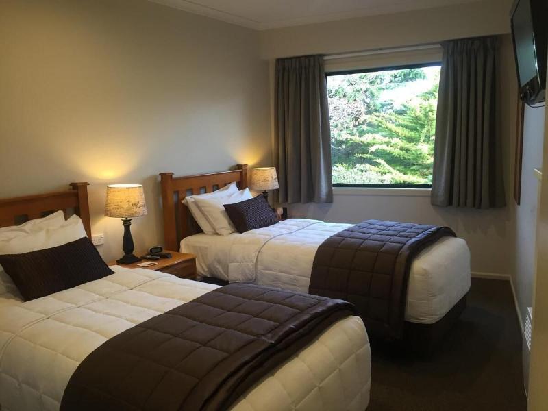 Lake Roxburgh Lodge image