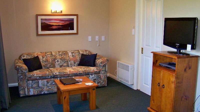 Lake Roxburgh Lodge image