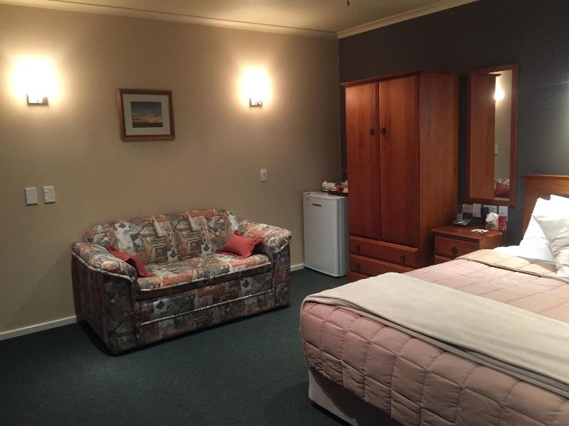 Lake Roxburgh Lodge image