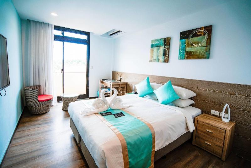 Palau Hotel image