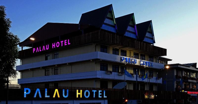 Palau Hotel image