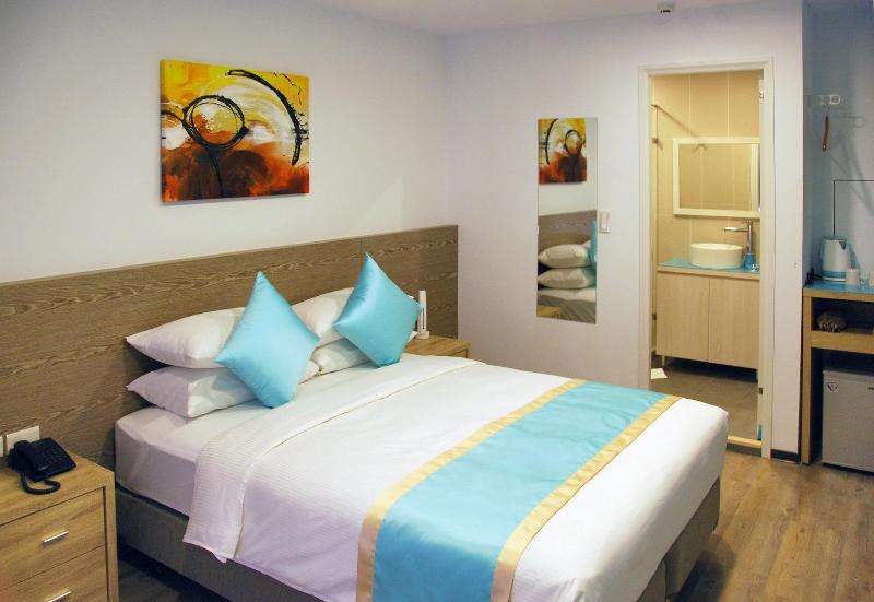 Palau Hotel image