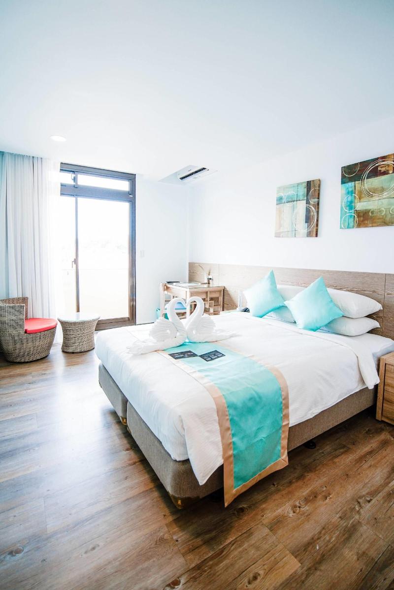 Palau Hotel image