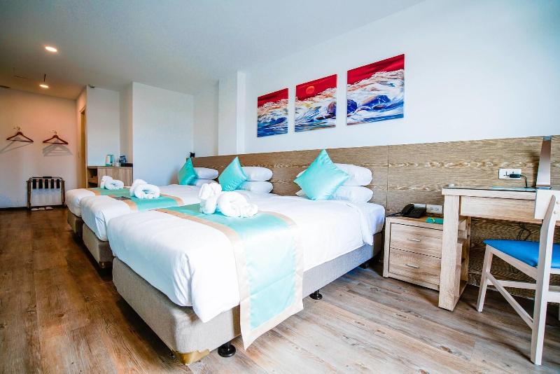 Palau Hotel image