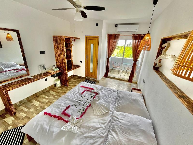 Dhiffushi Inn image
