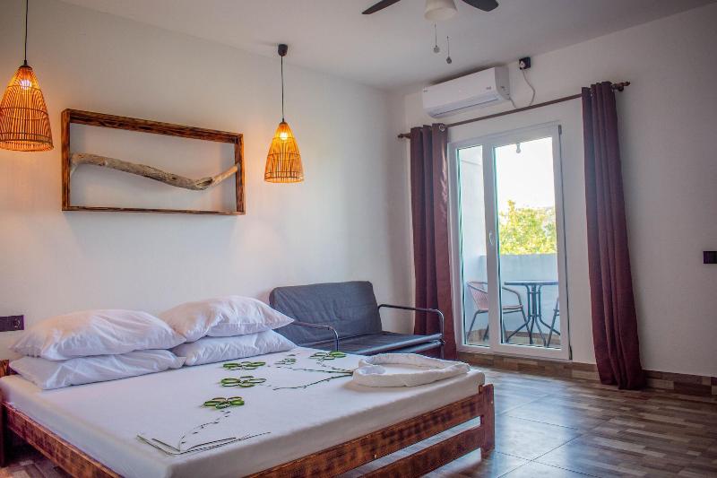 Dhiffushi Inn image