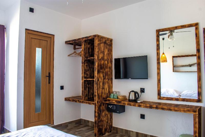 Dhiffushi Inn image