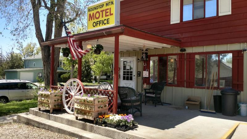Roundtop Mountain Motel image