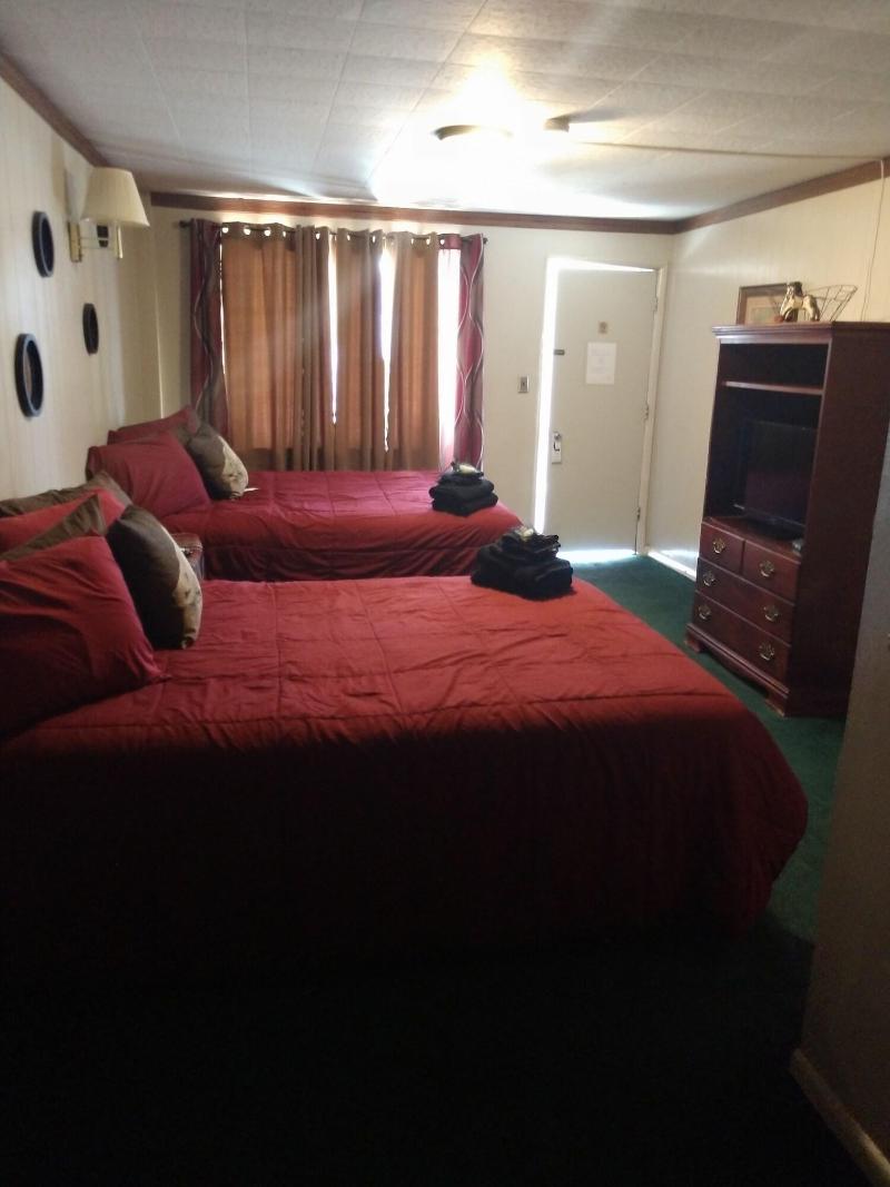 Roundtop Mountain Motel image