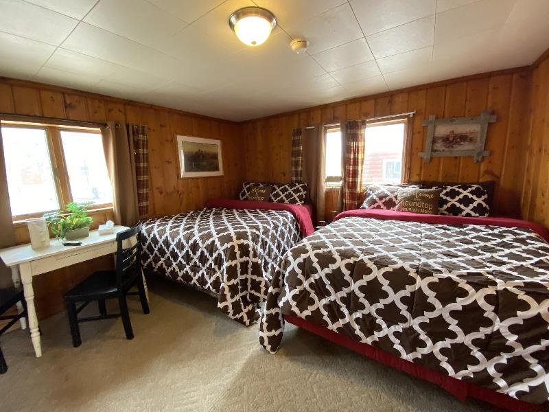 Roundtop Mountain Motel image