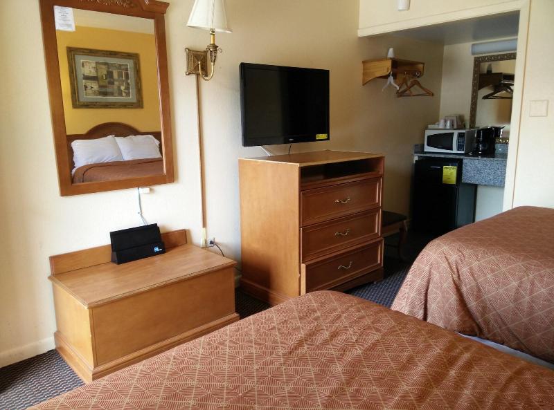 Budget Inn Jonesboro image