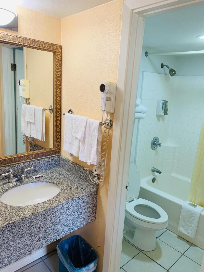 Budget Inn Jonesboro image 1