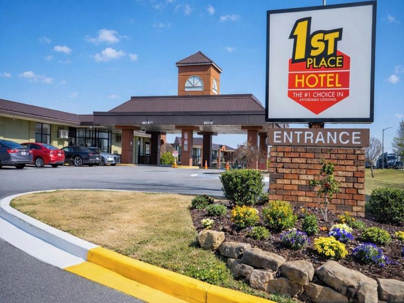 1St Place Hotel image
