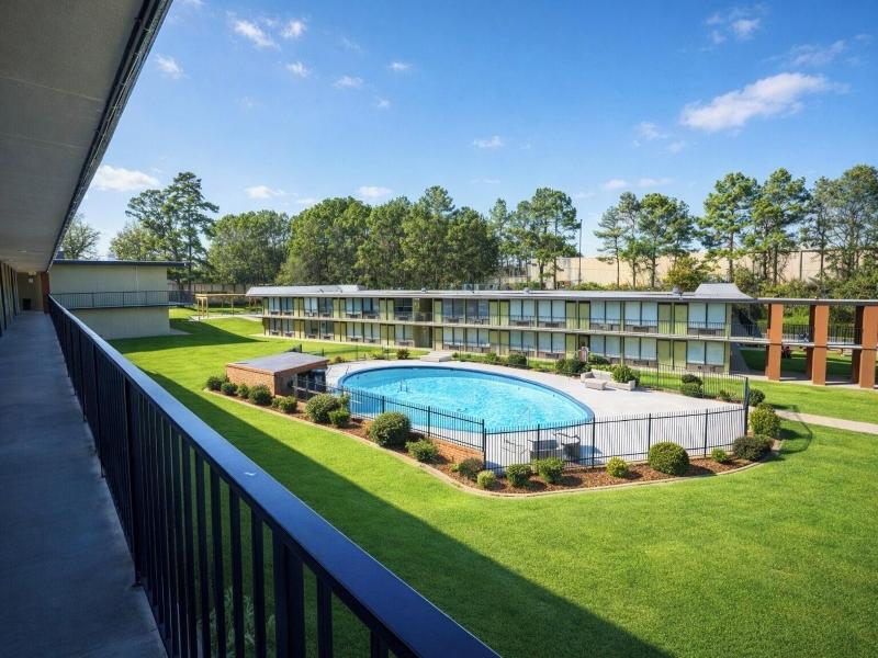 1St Place Hotel image
