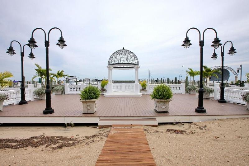 Rod 'N' Reel Resort image