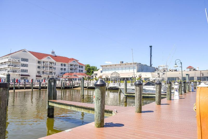 Rod 'N' Reel Resort image
