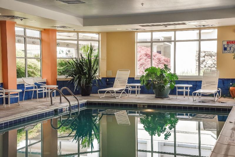 Rod 'N' Reel Resort image