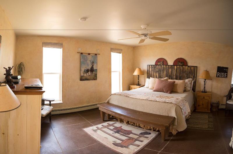 Skyridge Inn Bed & Breakfast image