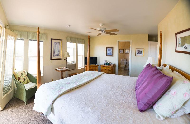 Skyridge Inn Bed & Breakfast image