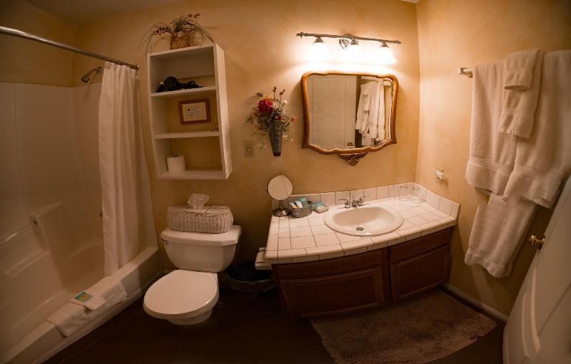 Skyridge Inn Bed & Breakfast image