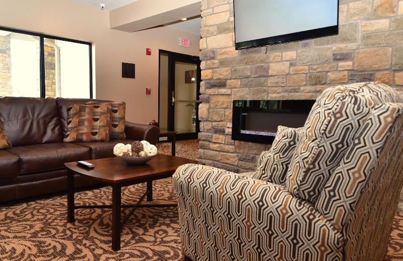 Cobblestone Inn & Suites - Clarion image