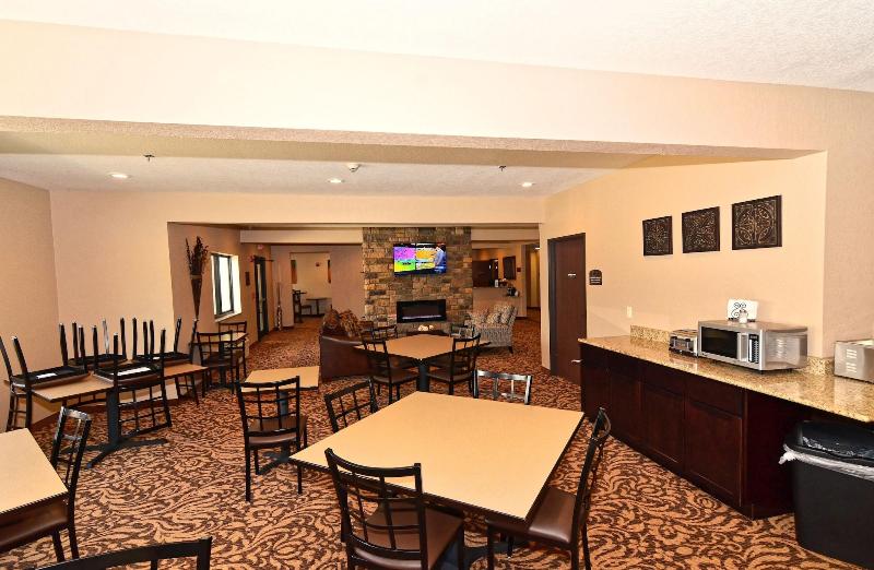 Cobblestone Inn & Suites - Clarion image