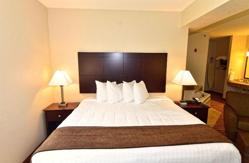 Cobblestone Inn & Suites - Clarion image