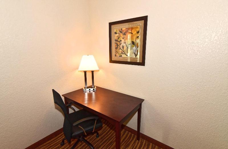 Cobblestone Inn & Suites - Clarion image