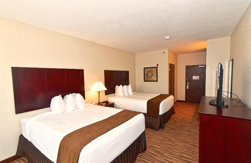 Cobblestone Inn & Suites - Clarion image