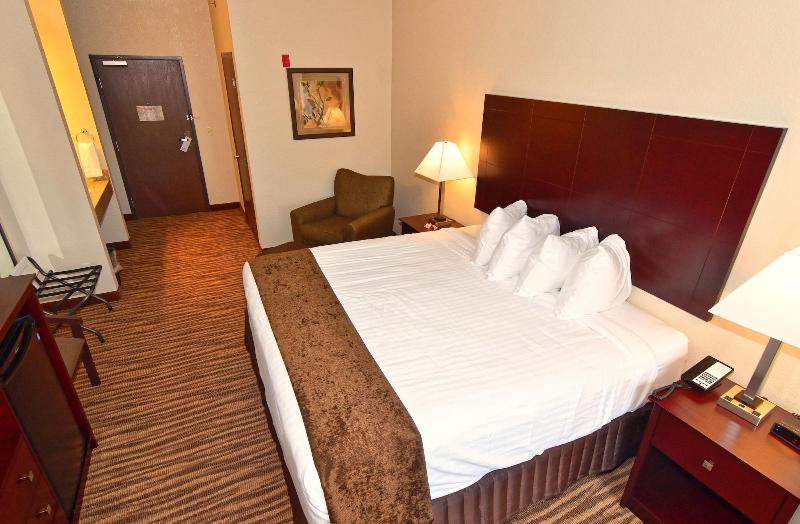 Cobblestone Inn & Suites - Clarion image