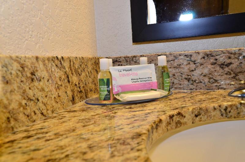 Cobblestone Inn & Suites - Clarion image
