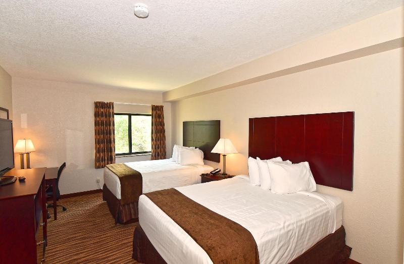 Cobblestone Inn & Suites - Clarion image