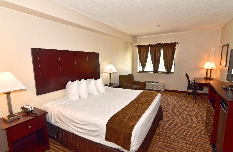 Cobblestone Inn & Suites - Clarion image