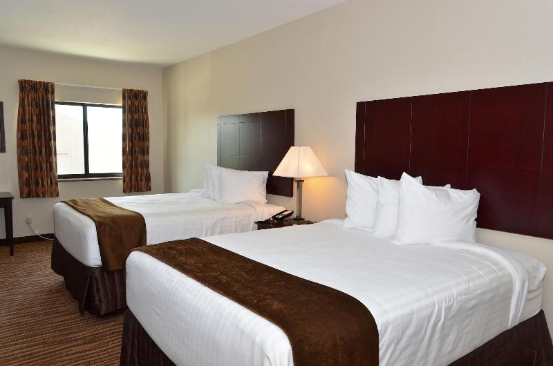 Cobblestone Inn & Suites - Clarion image