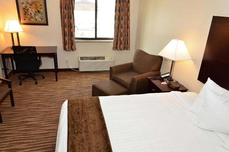 Cobblestone Inn & Suites - Clarion image